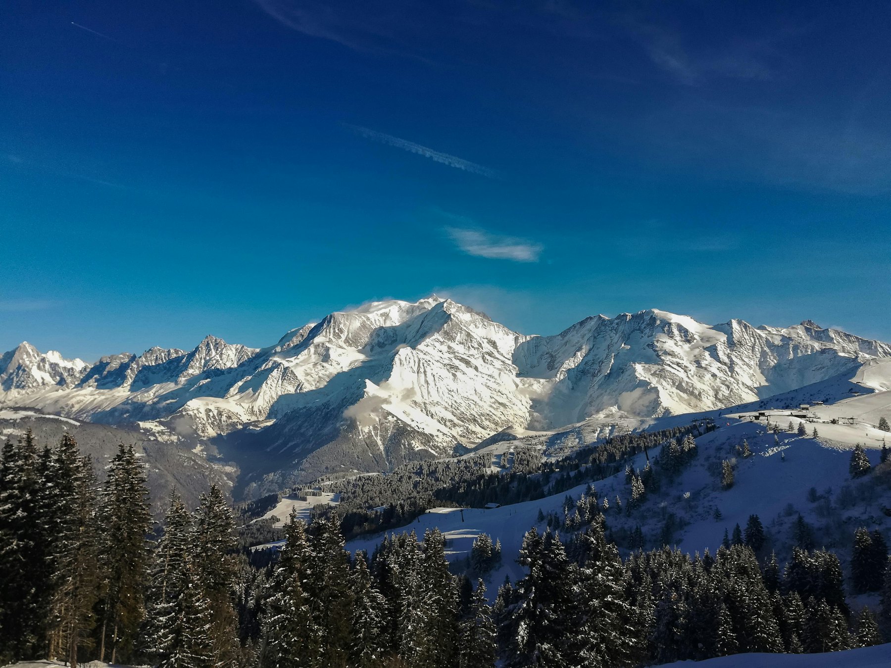 Panorama des montagnes du Pays du Mont-Blanc